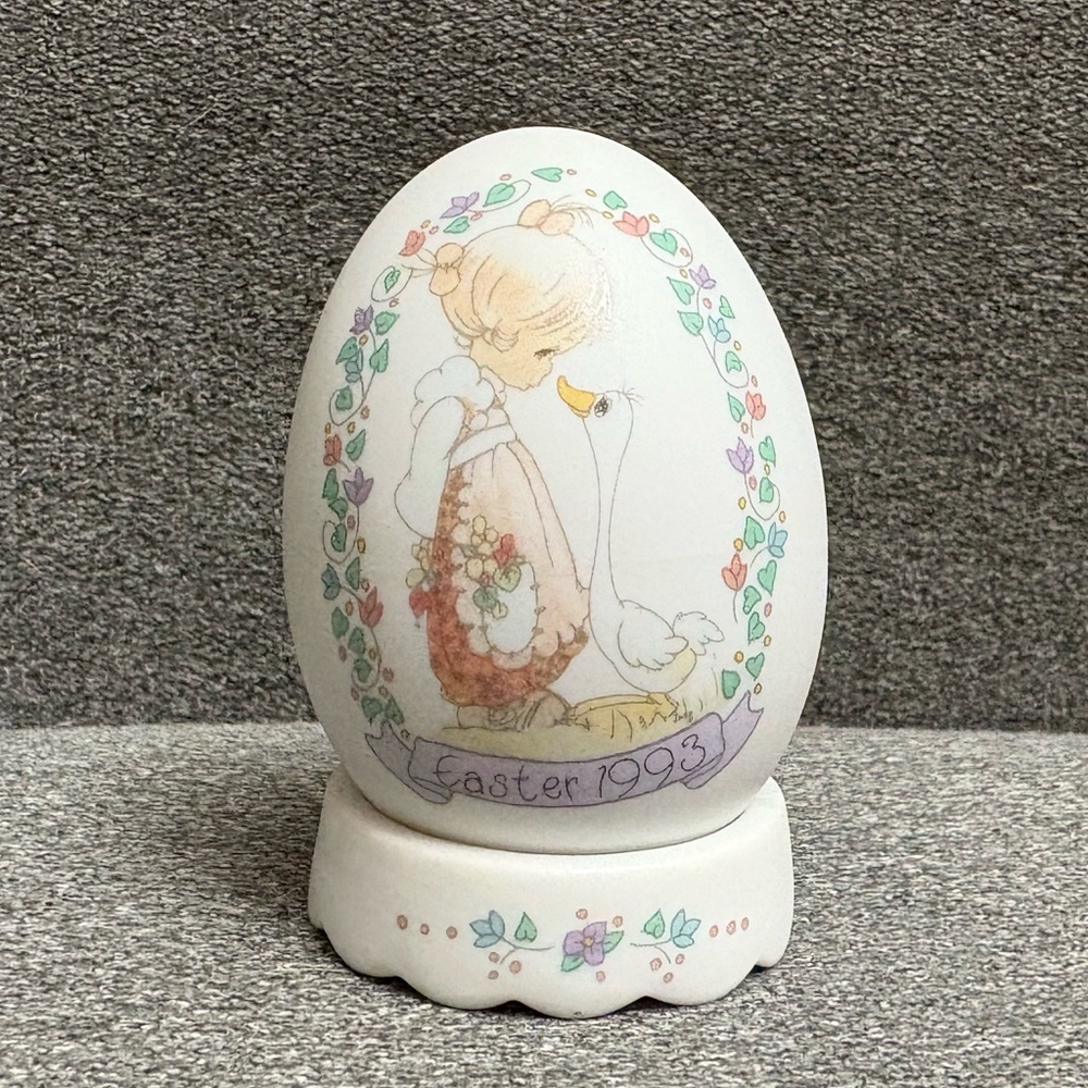 1993 Precious Moments Make A Joyful Noise Easter Egg with Floral Design
